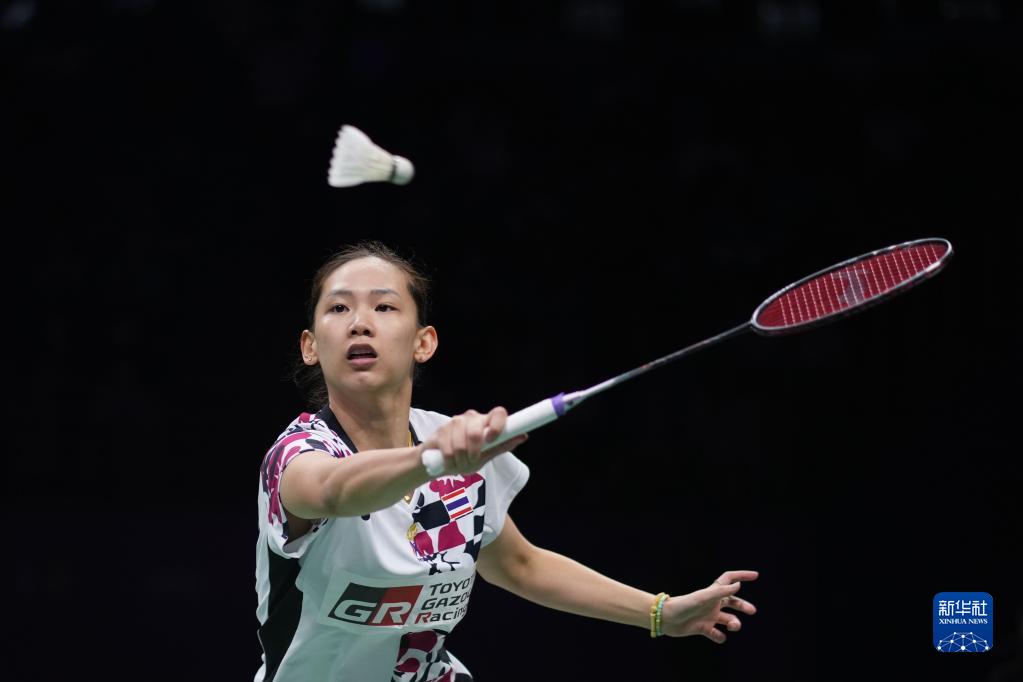 们屏住呼吸 们屏住呼吸