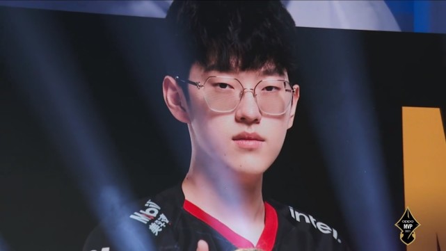 另一边是更 另一边是更